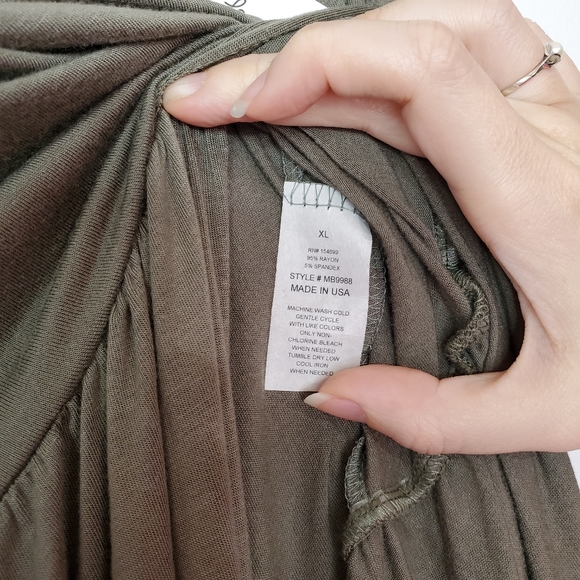 16) MOTHER BEE Off-the-Shoulder Photoshoot Drape Gown Sz. XL - Picture 7 of 8